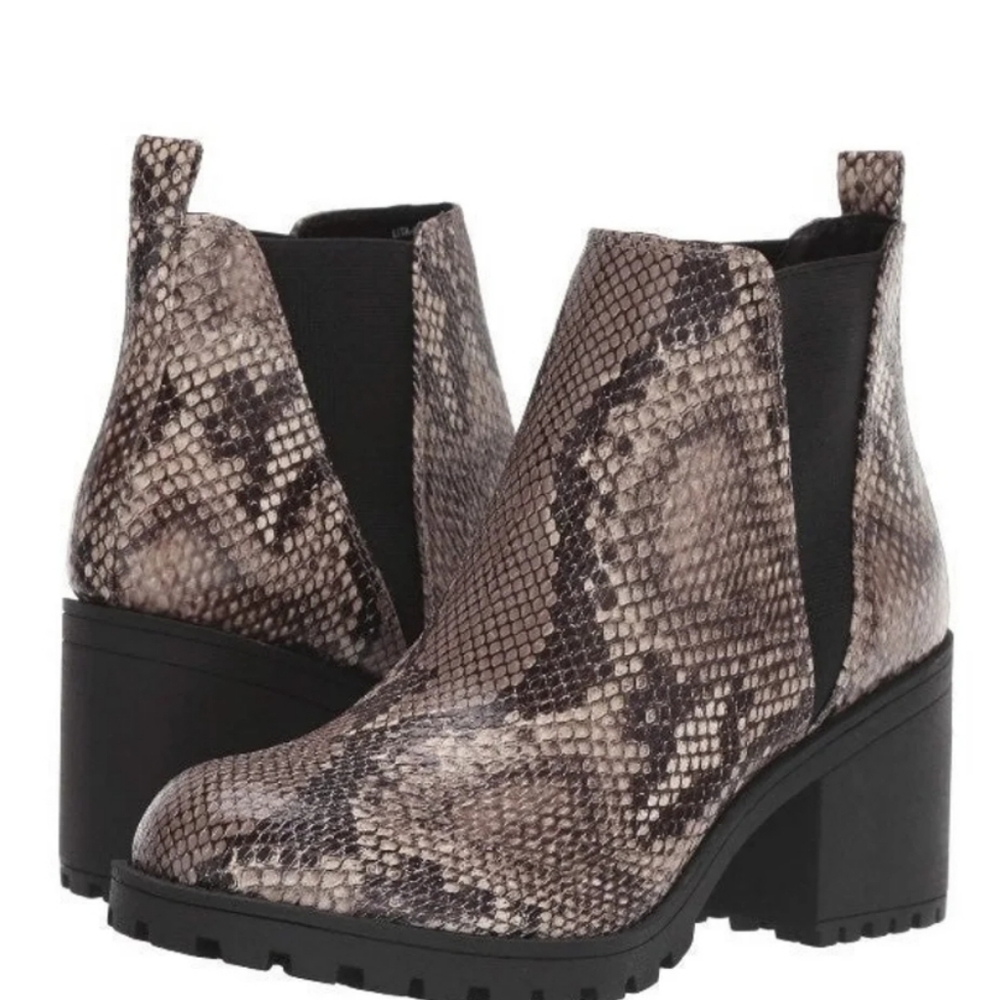 8 Dirty Laundry Snakeprint Heeled Chelsea Boots